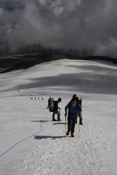 Днем на солнце очень жарко